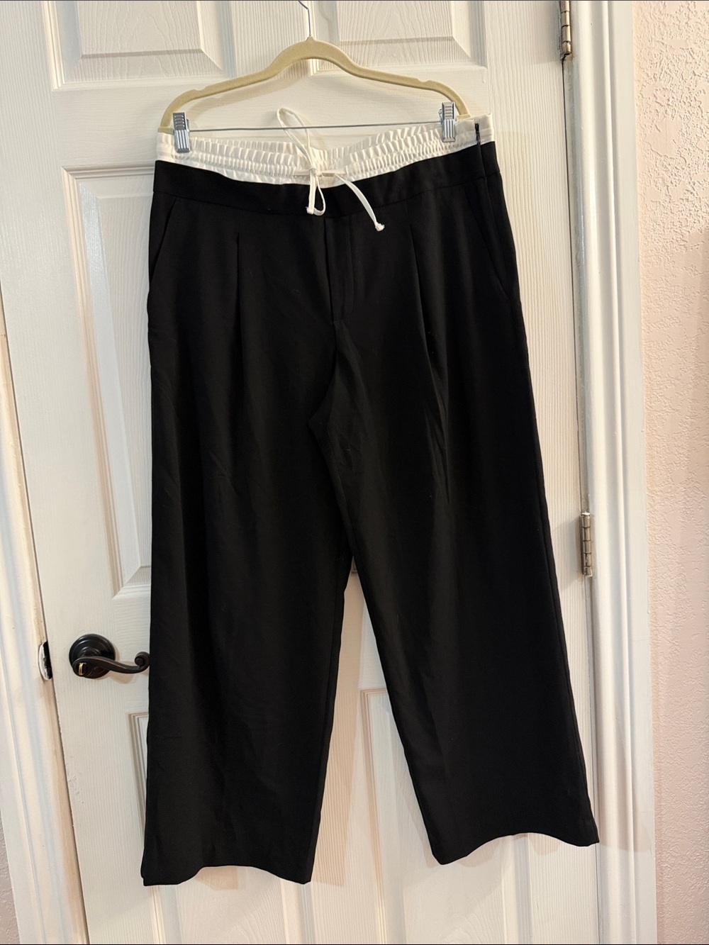 GAP Black Wide-Leg Drawstring Waist Pants with White Waistband